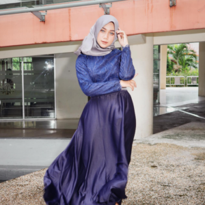Gaun Satin Biru
