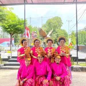 Kostum Penari dan Pemusik