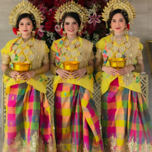 Baju Bodo Kuning Lagosi