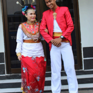 Baju Adat Maluku