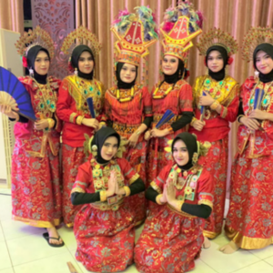 Baju 4 Etnis Merah