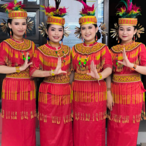 Baju Toraja Merah