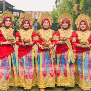 Baju Bodo Merah Labbu