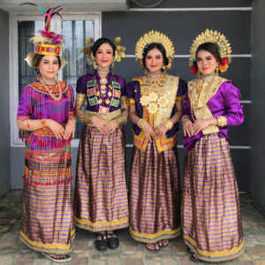 Baju 4 Etnis Ungu Terong